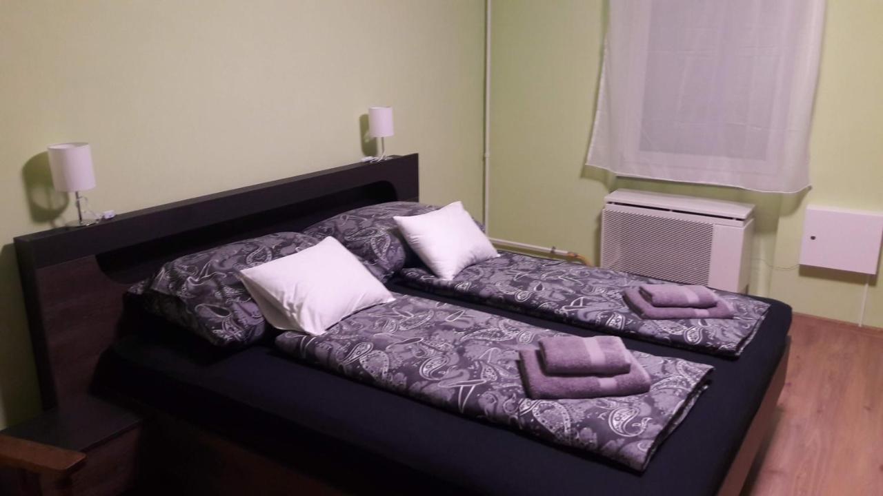Lia Apartman Pécs Exterior foto