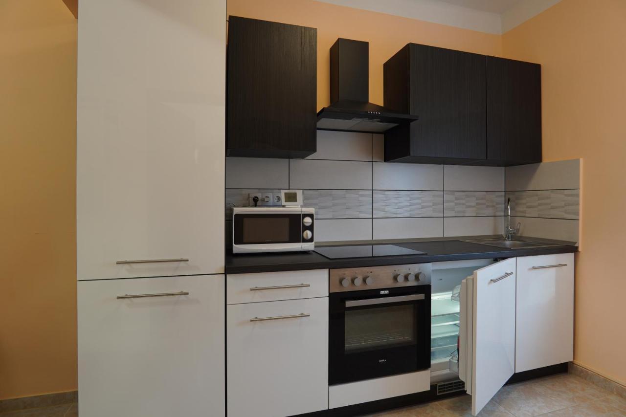 Lia Apartman Pécs Exterior foto