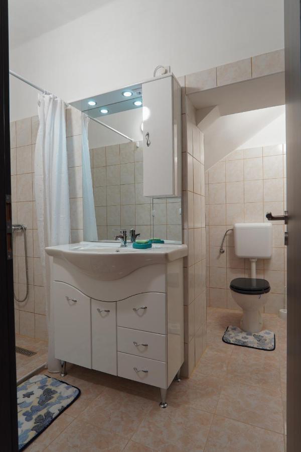 Lia Apartman Pécs Exterior foto