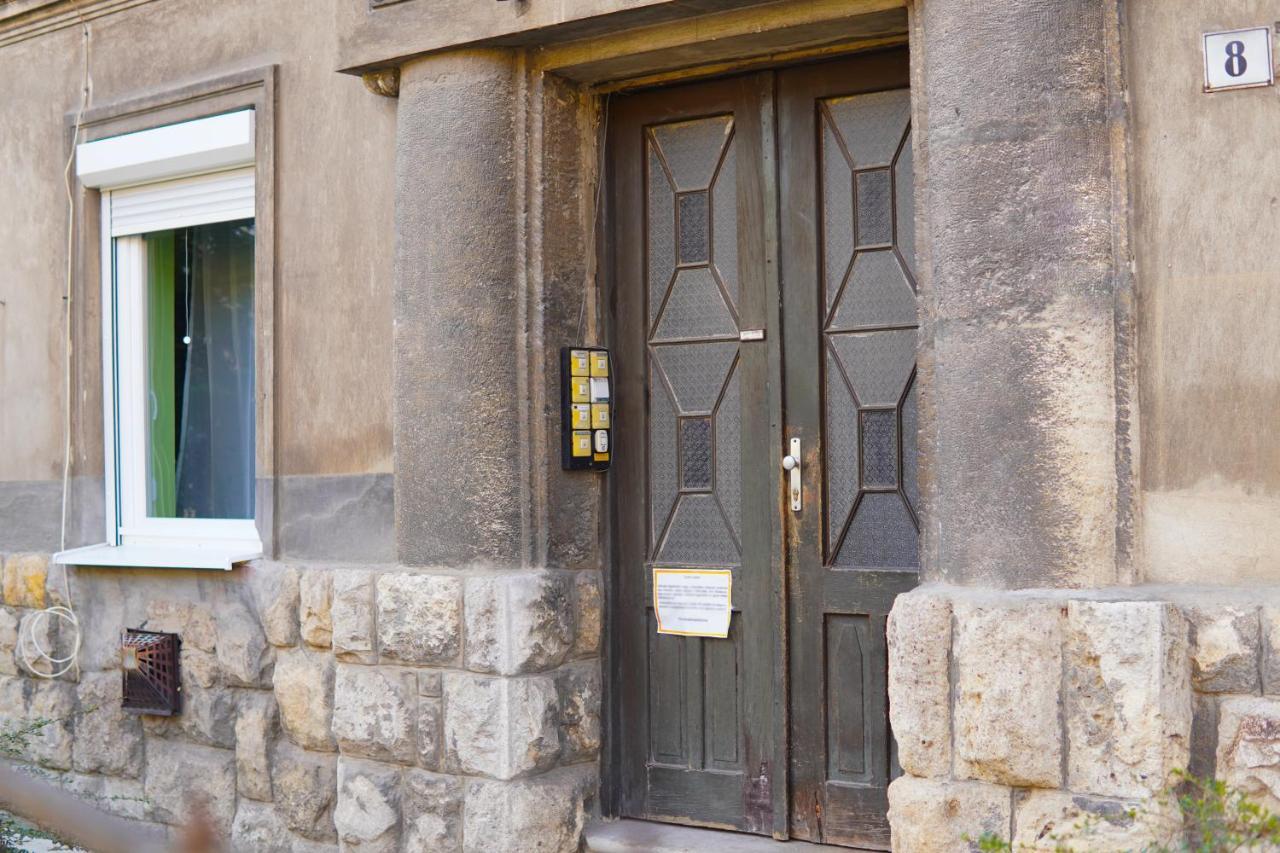 Lia Apartman Pécs Exterior foto