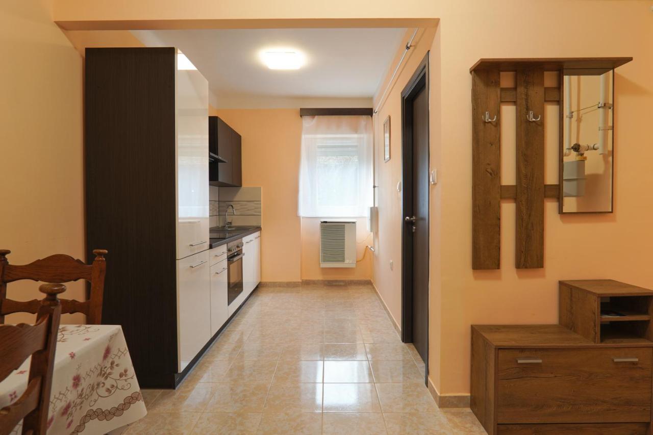 Lia Apartman Pécs Exterior foto