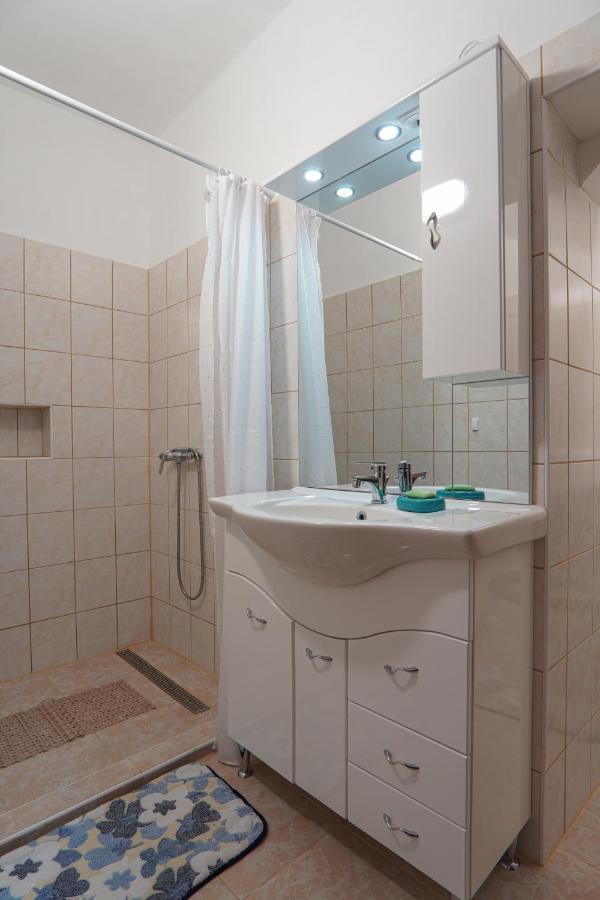 Lia Apartman Pécs Exterior foto
